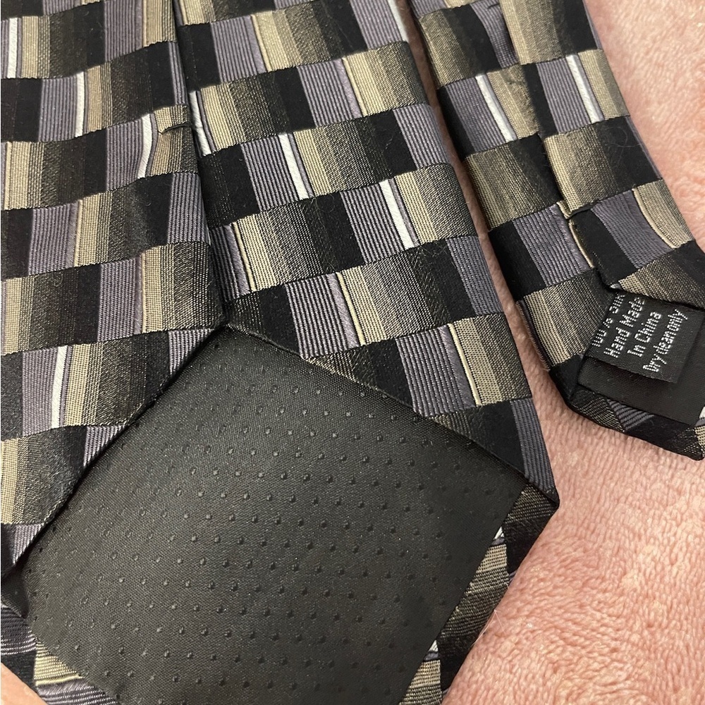 Elegant Black and Green Checkered Tie - Picture 6 of 7